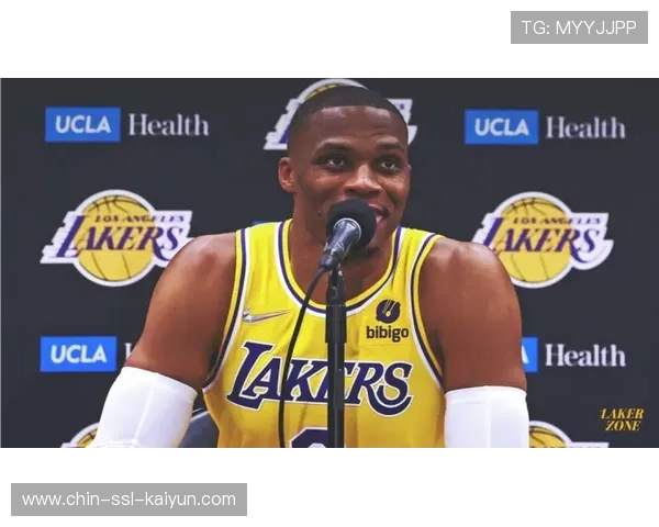 库里三分雨，勇士掀翻湖人！